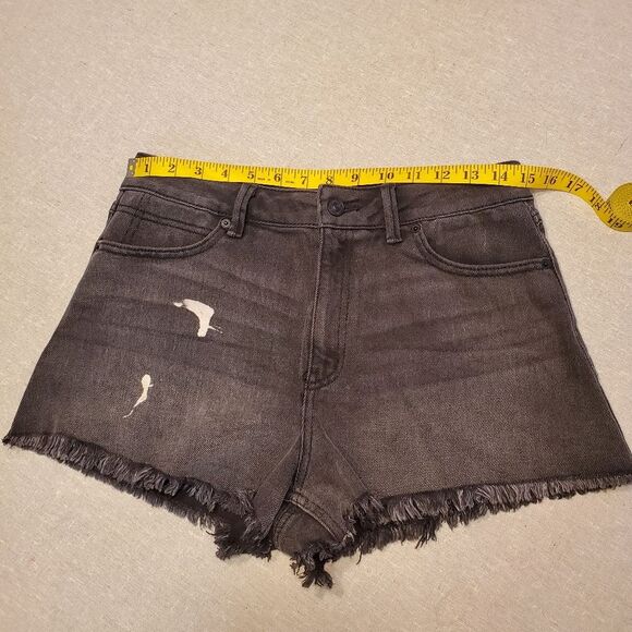 Happily Gray Faded Black Paint Splashed Cutoff Style Shorts in Size 9/29 - Picture 2 of 8